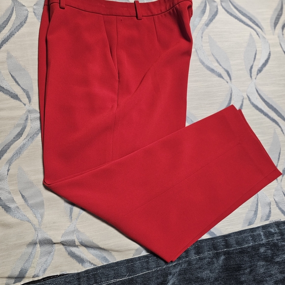 Theory Red Cropped Pants - Picture 5 of 15